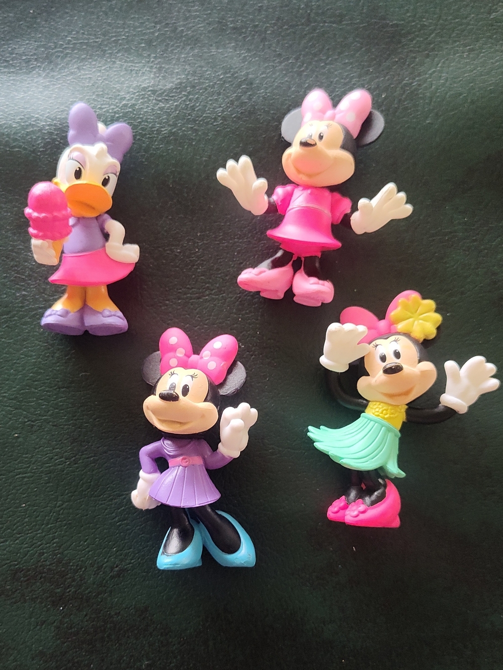 Disney Minnie & Daisy Assorted Pink, Purple, Teal & Yellow Figure Set